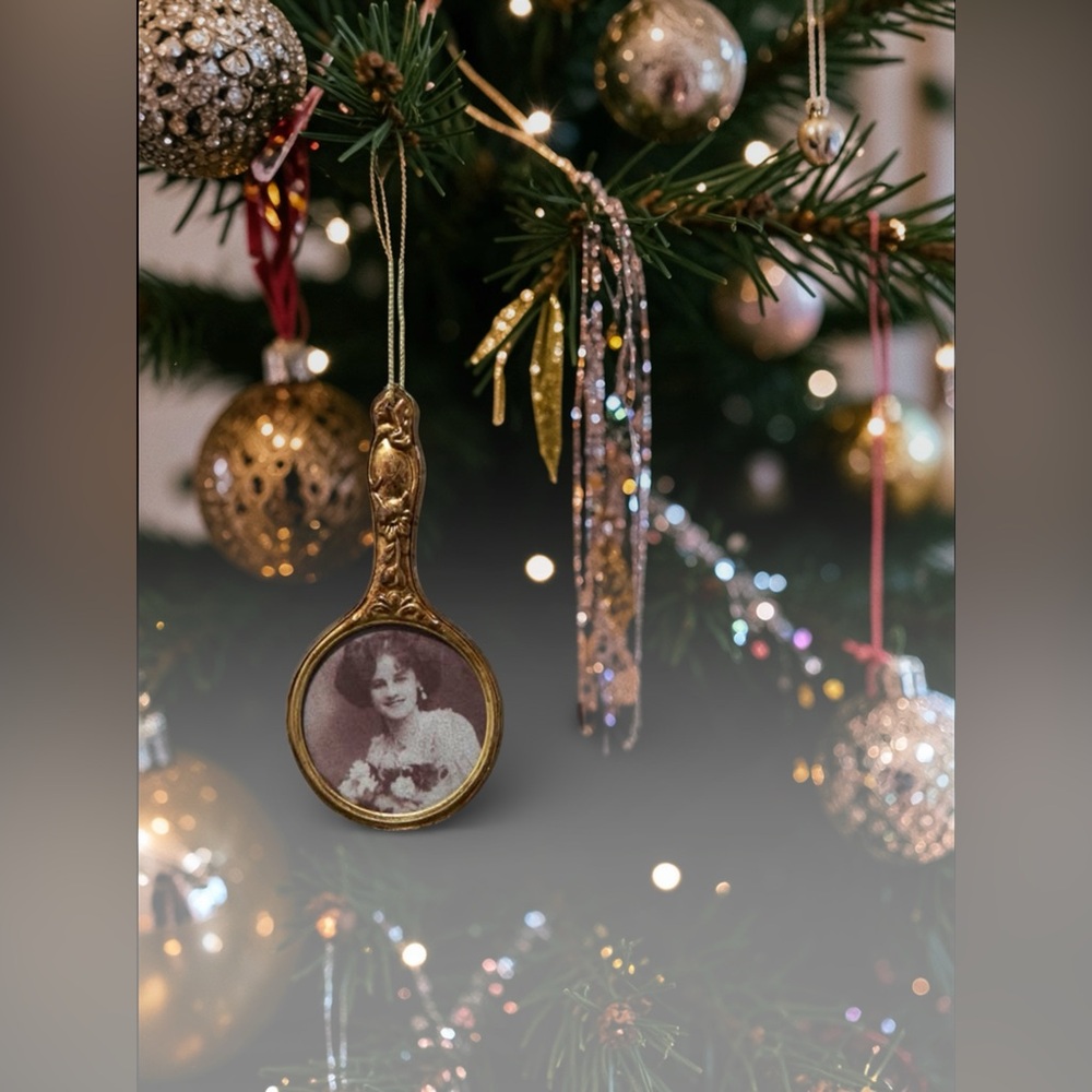 Kurt Adler Victorian Gold Hand Mirror Picture Frame Ornament, NWT 🪞 - Picture 2 of 5